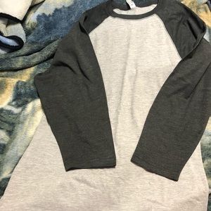 Grey 3/4 sleeved men’s shirt!